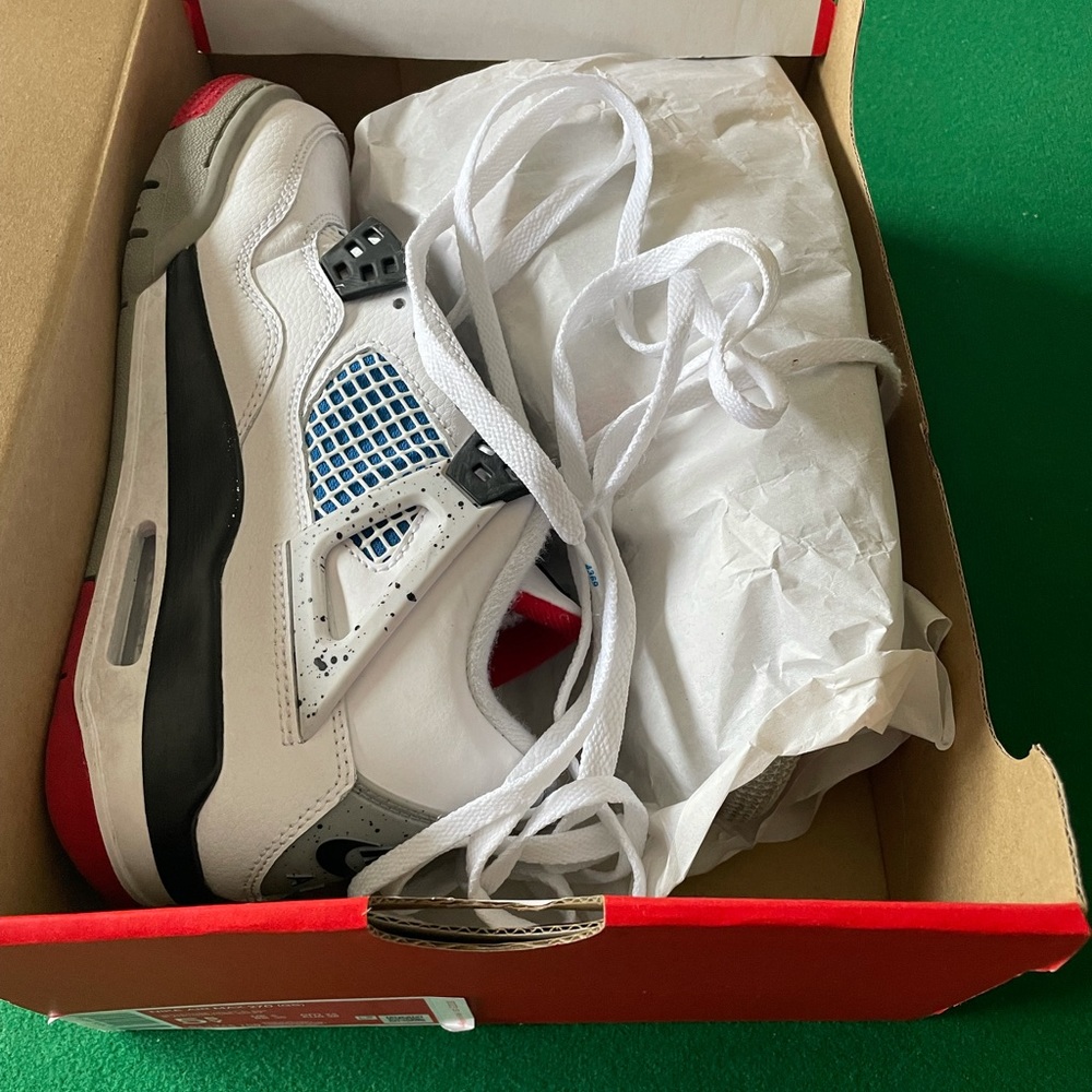 Boys size 3.5 Nike Air Jordan in good preowned condition.